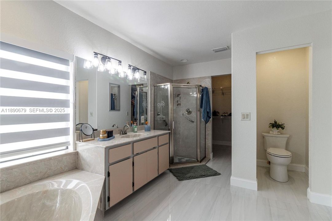 For Sale: $445,000 (4 beds, 2 baths, 1880 Square Feet)