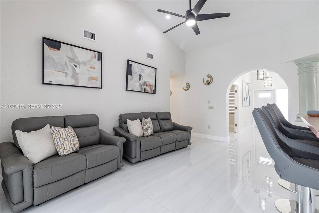 For Sale: $445,000 (4 beds, 2 baths, 1880 Square Feet)