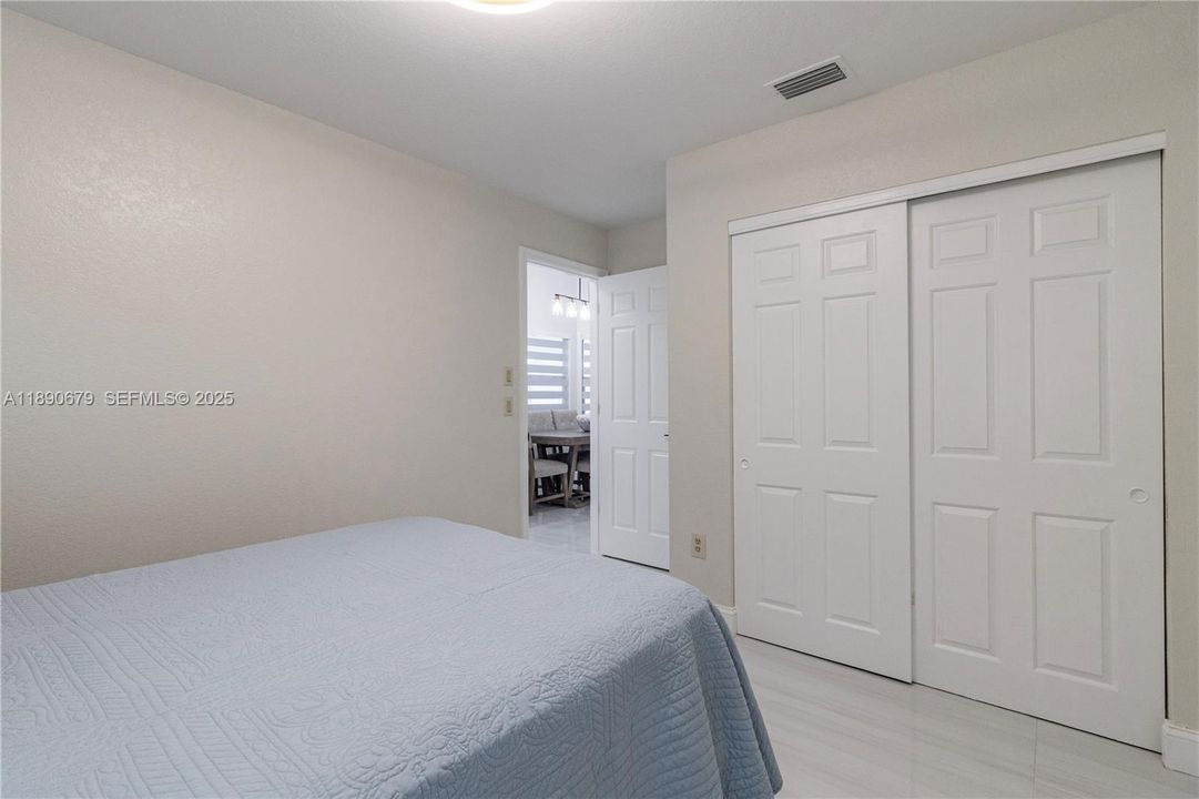 For Sale: $445,000 (4 beds, 2 baths, 1880 Square Feet)