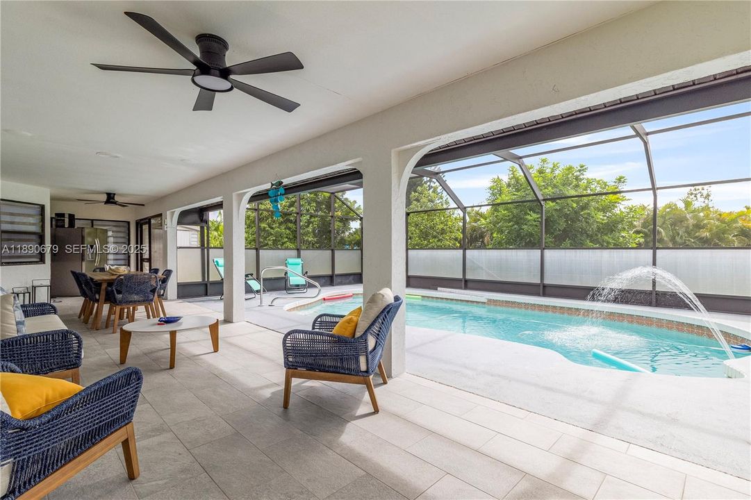 For Sale: $445,000 (4 beds, 2 baths, 1880 Square Feet)