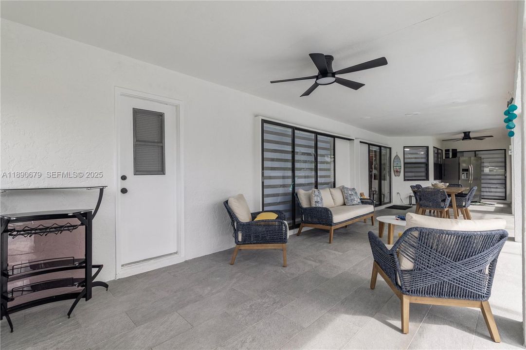 For Sale: $445,000 (4 beds, 2 baths, 1880 Square Feet)