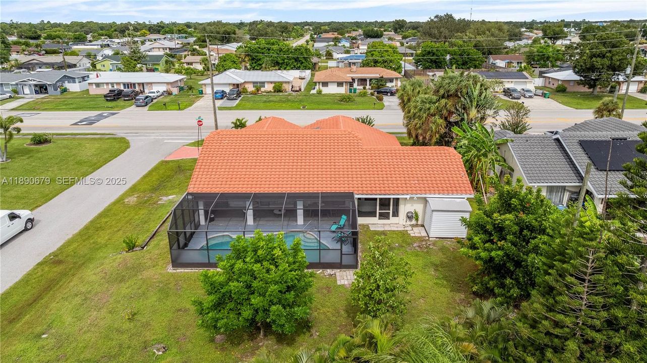 For Sale: $445,000 (4 beds, 2 baths, 1880 Square Feet)