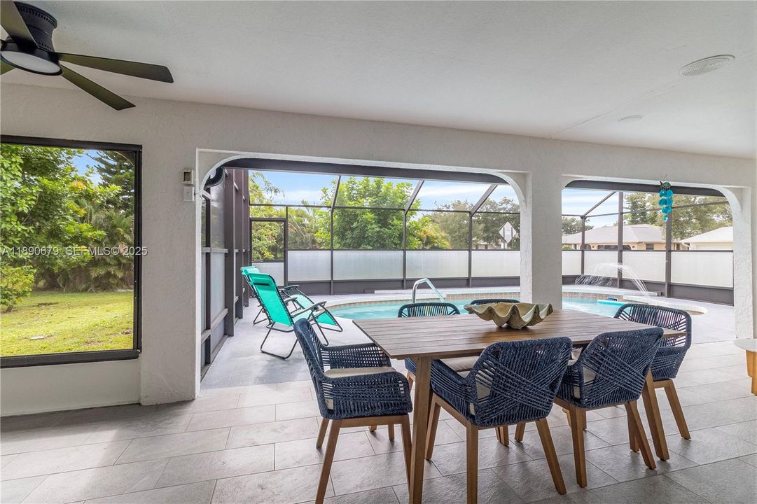 For Sale: $445,000 (4 beds, 2 baths, 1880 Square Feet)