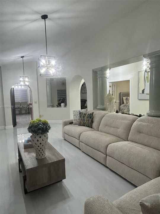 For Sale: $445,000 (4 beds, 2 baths, 1880 Square Feet)