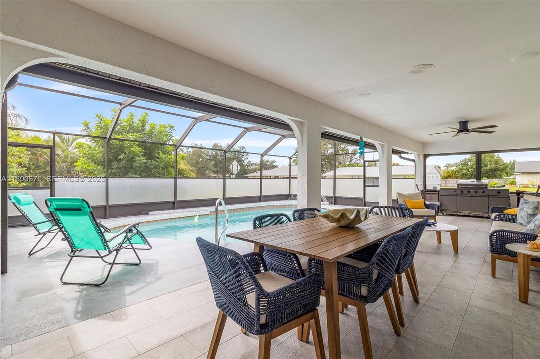 For Sale: $445,000 (4 beds, 2 baths, 1880 Square Feet)