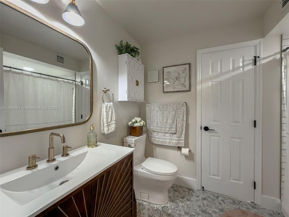 Под контрактом: $480,000 (3 спален, 2 ванн, 1511 Квадратных фут)