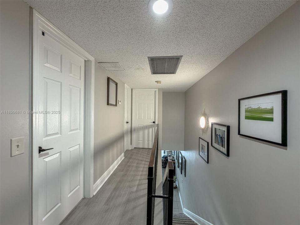 Под контрактом: $480,000 (3 спален, 2 ванн, 1511 Квадратных фут)