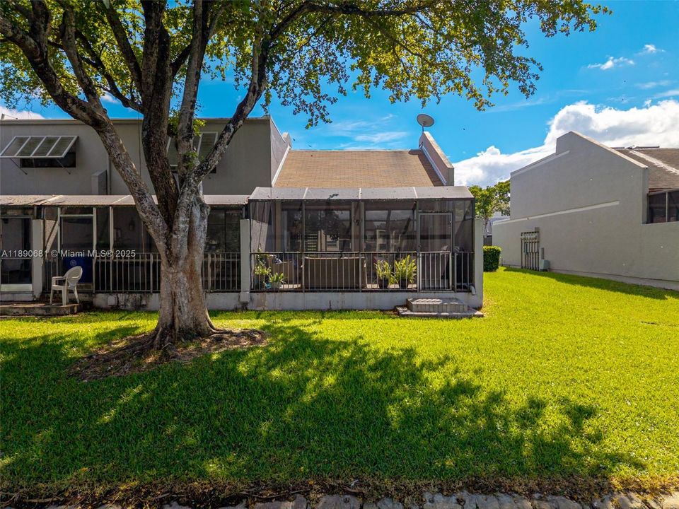 Под контрактом: $480,000 (3 спален, 2 ванн, 1511 Квадратных фут)