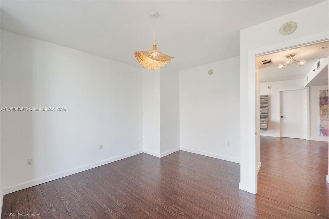 待售: $725,000 (2 贝兹, 2 浴室, 1256 平方英尺)