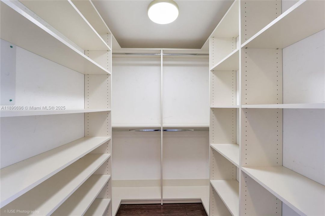 待售: $725,000 (2 贝兹, 2 浴室, 1256 平方英尺)