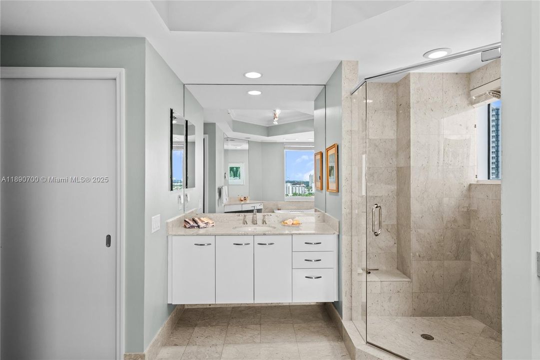 For Sale: $2,495,000 (3 beds, 3 baths, 3173 Square Feet)