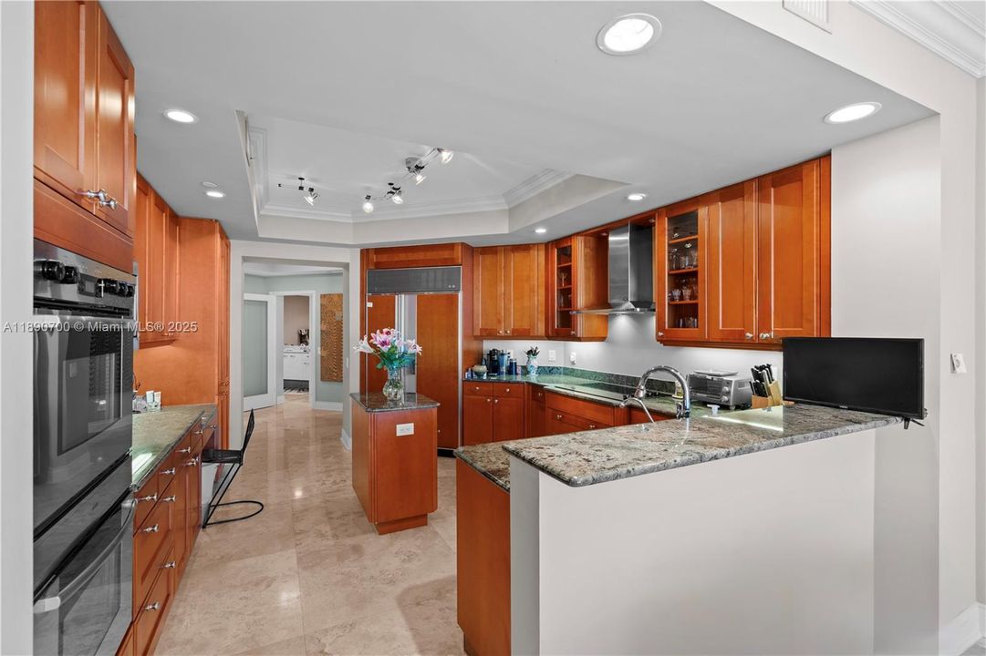 For Sale: $2,495,000 (3 beds, 3 baths, 3173 Square Feet)