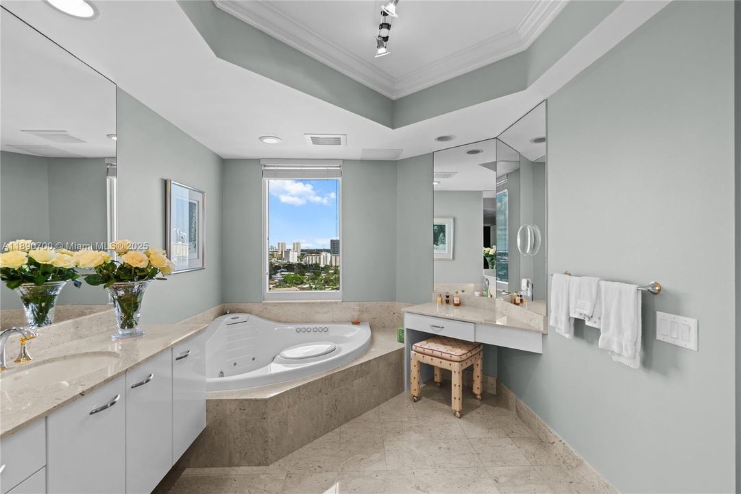 For Sale: $2,495,000 (3 beds, 3 baths, 3173 Square Feet)