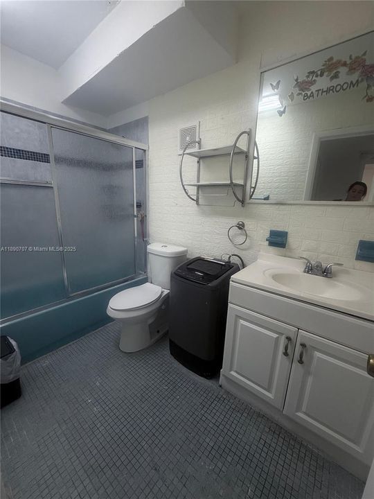 Activo con contrato: $175,000 (1 camas, 1 baños, 550 Pies cuadrados)