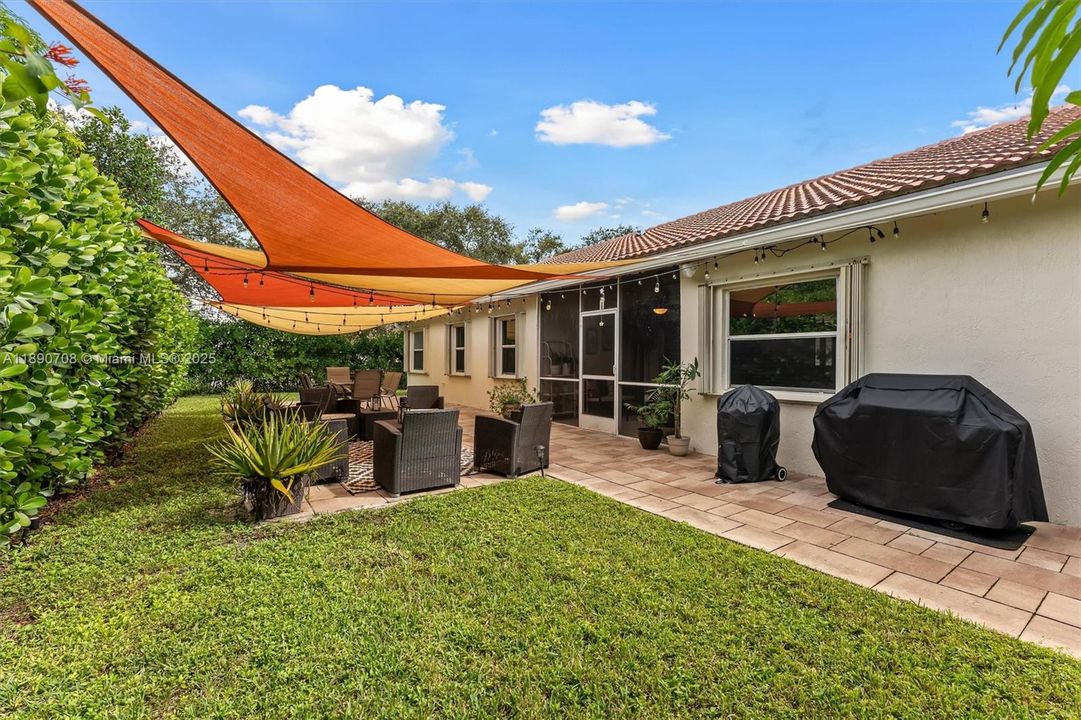 合同活跃: $659,900 (4 贝兹, 2 浴室, 2161 平方英尺)