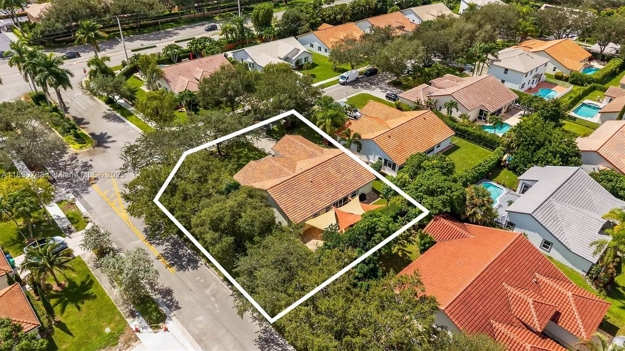 合同活跃: $659,900 (4 贝兹, 2 浴室, 2161 平方英尺)