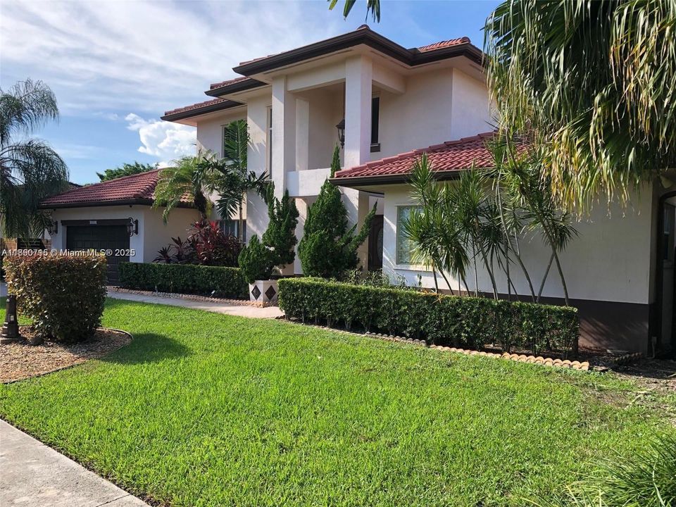 For Rent: $5,900 (4 beds, 4 baths, 3154 Square Feet)