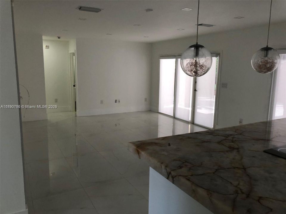 For Rent: $5,900 (4 beds, 4 baths, 3154 Square Feet)