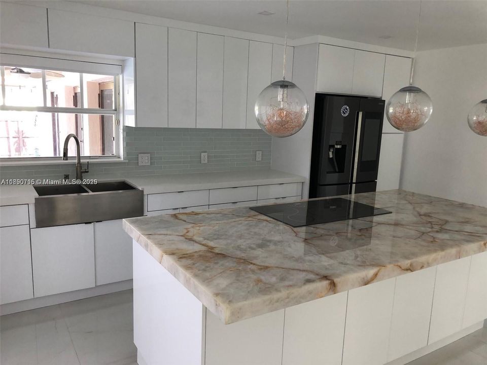 For Rent: $5,900 (4 beds, 4 baths, 3154 Square Feet)