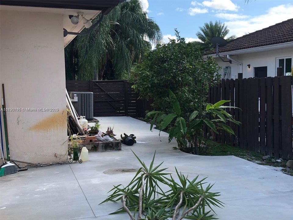 For Rent: $5,900 (4 beds, 4 baths, 3154 Square Feet)