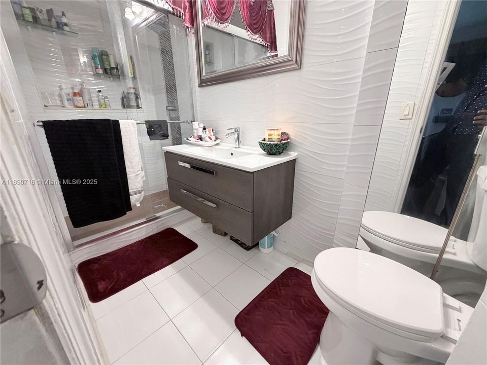 Под контрактом: $3,500 (3 спален, 2 ванн, 1589 Квадратных фут)