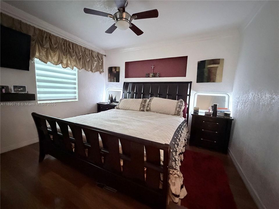 Под контрактом: $3,500 (3 спален, 2 ванн, 1589 Квадратных фут)