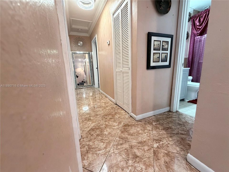 Под контрактом: $3,500 (3 спален, 2 ванн, 1589 Квадратных фут)