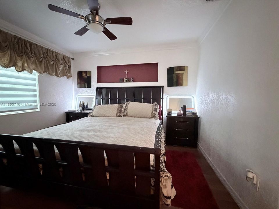 Под контрактом: $3,500 (3 спален, 2 ванн, 1589 Квадратных фут)