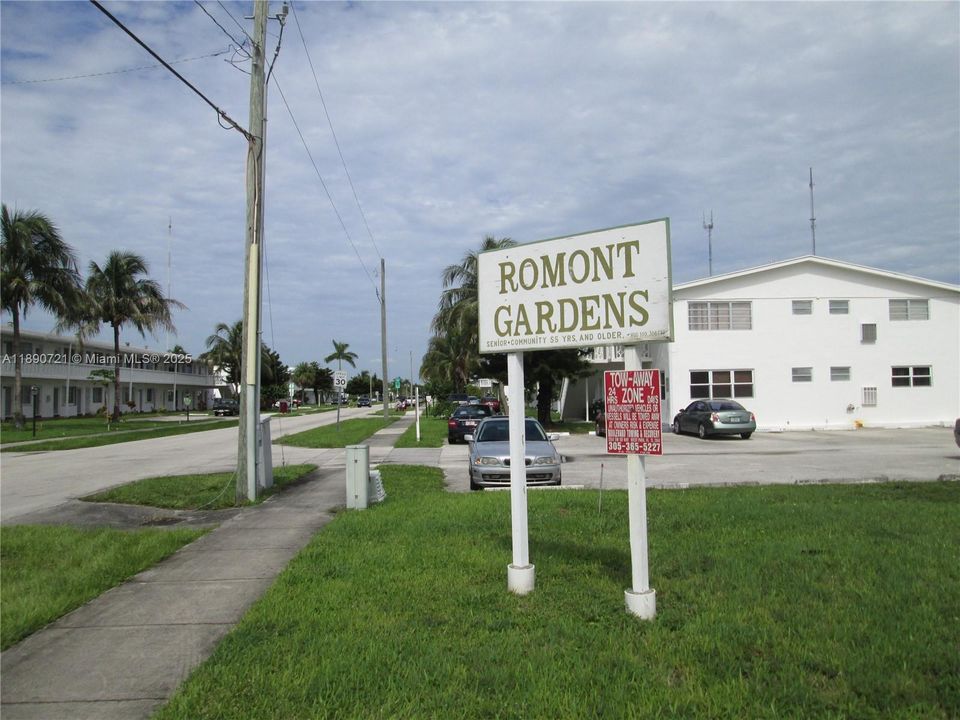 Active With Contract: $1,400 (1 beds, 1 baths, 711 Square Feet)