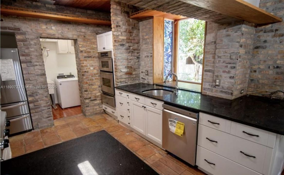 На продажу: $2,099,000 (4 спален, 3 ванн, 2338 Квадратных фут)