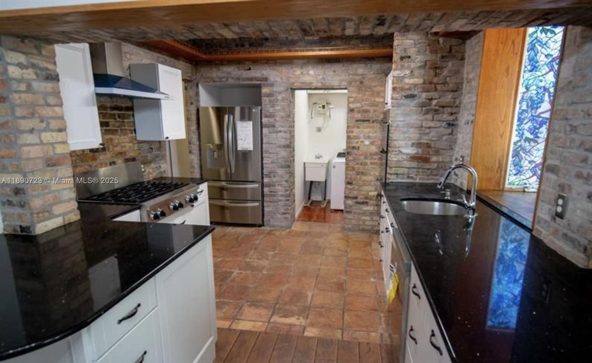 На продажу: $2,099,000 (4 спален, 3 ванн, 2338 Квадратных фут)