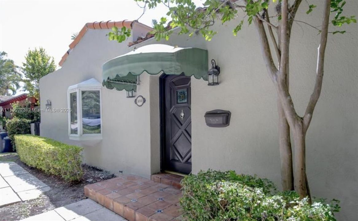 На продажу: $2,099,000 (4 спален, 3 ванн, 2338 Квадратных фут)