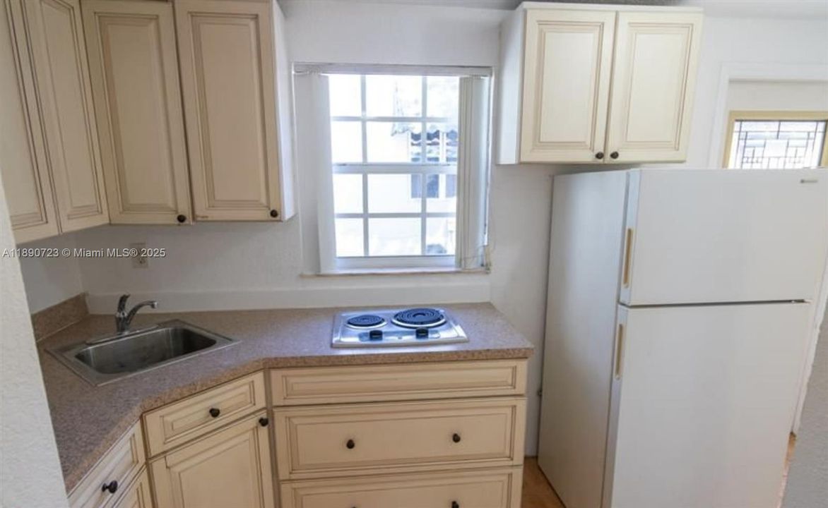 На продажу: $2,099,000 (4 спален, 3 ванн, 2338 Квадратных фут)