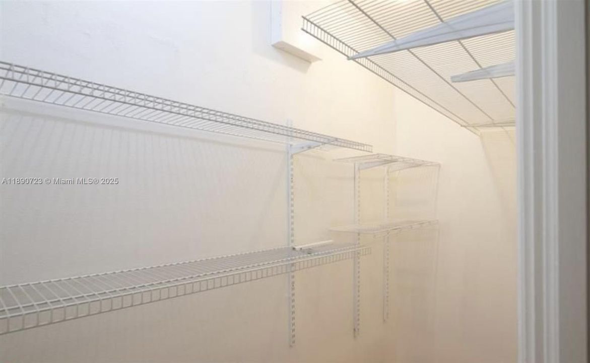 На продажу: $2,099,000 (4 спален, 3 ванн, 2338 Квадратных фут)