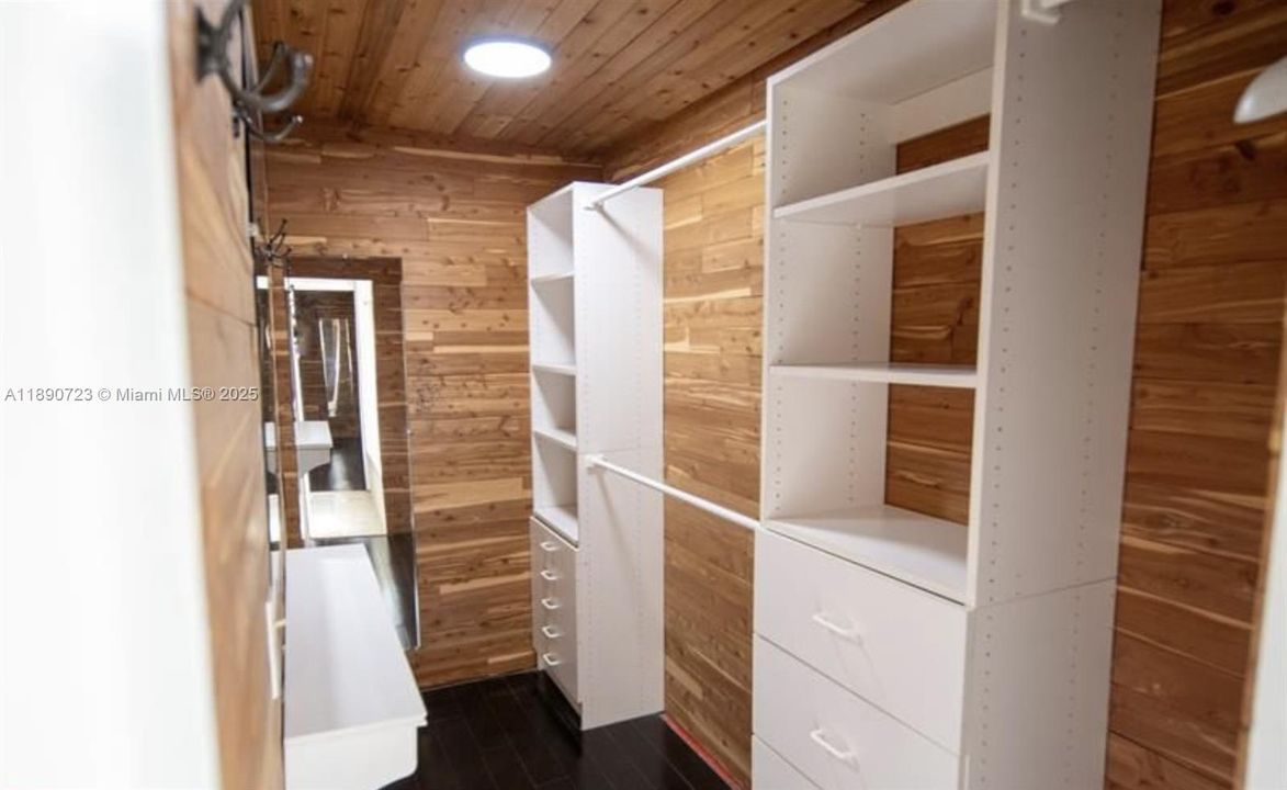 На продажу: $2,099,000 (4 спален, 3 ванн, 2338 Квадратных фут)