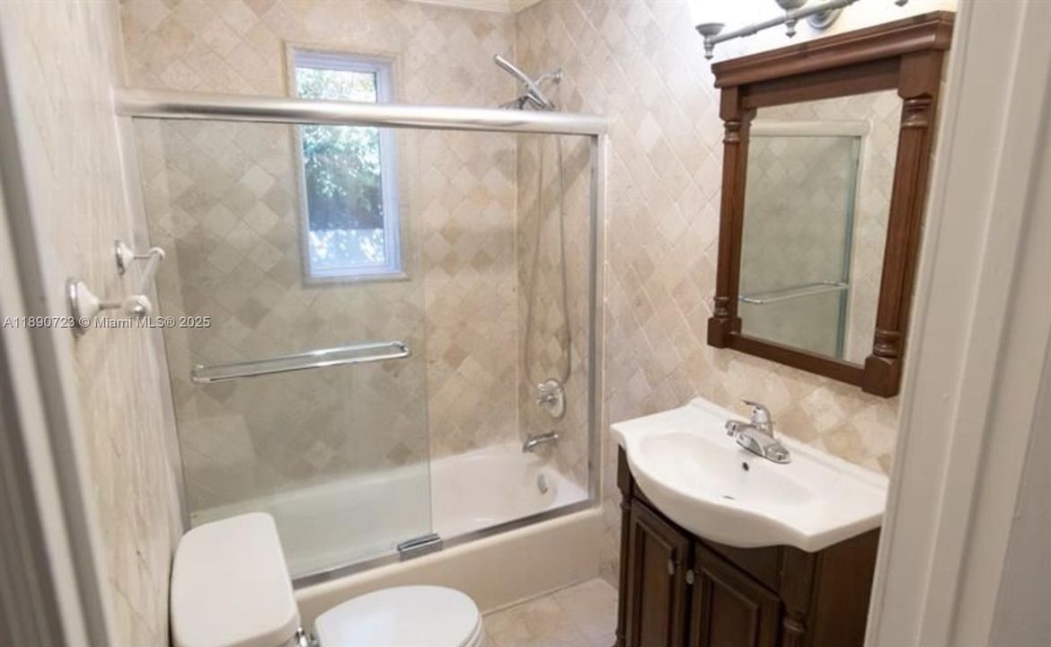 На продажу: $2,099,000 (4 спален, 3 ванн, 2338 Квадратных фут)