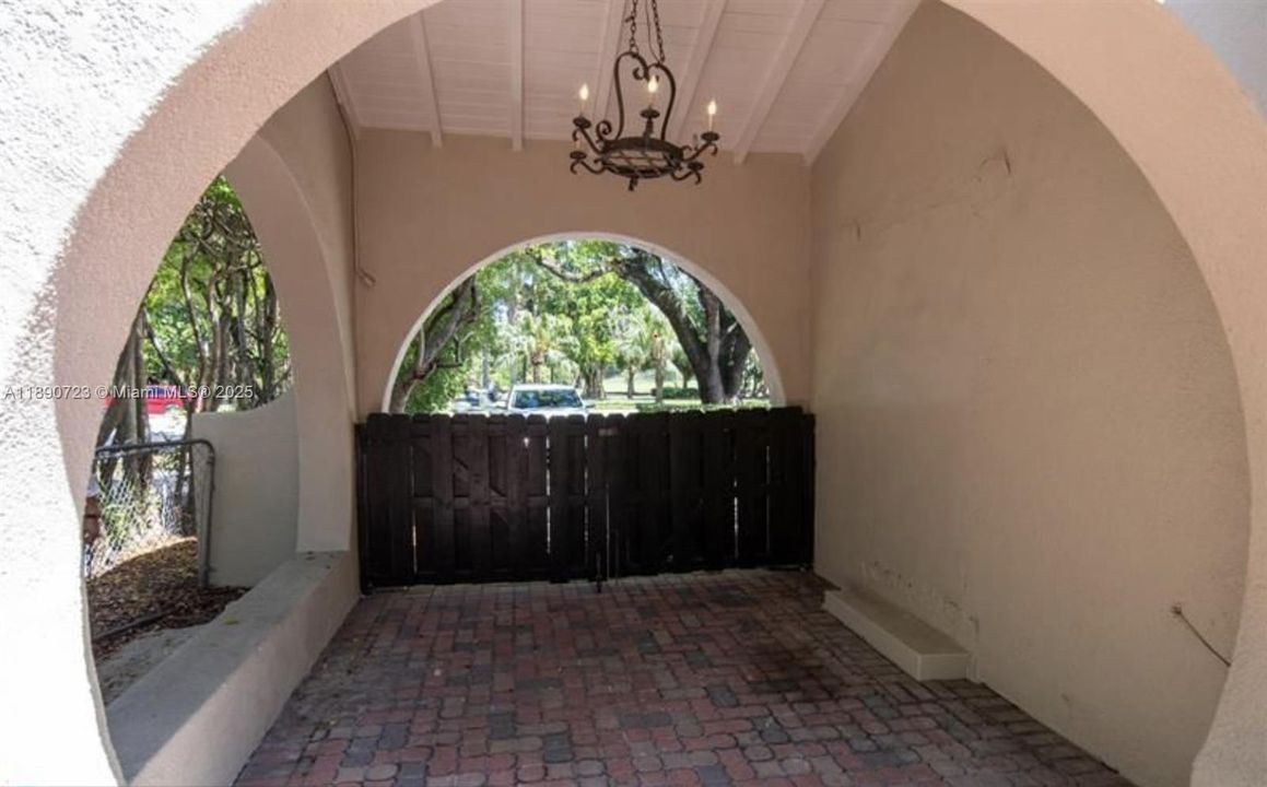 На продажу: $2,099,000 (4 спален, 3 ванн, 2338 Квадратных фут)