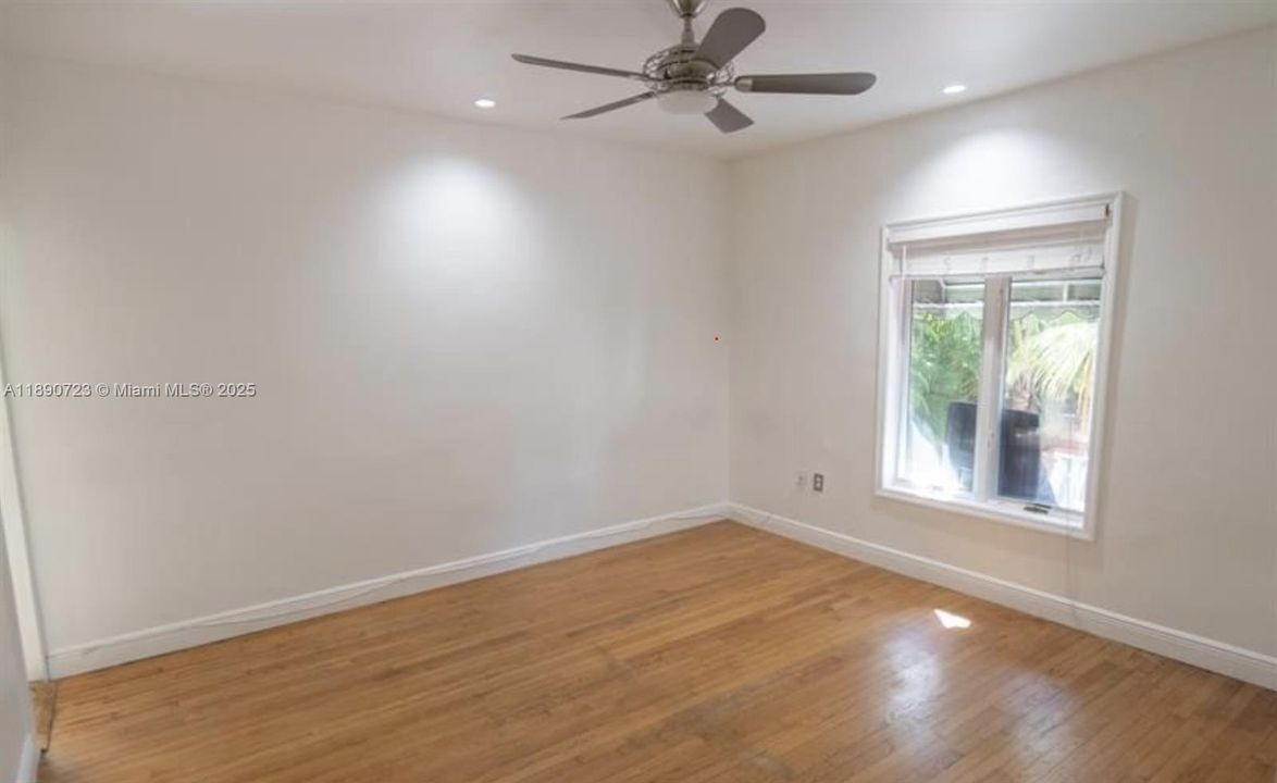 На продажу: $2,099,000 (4 спален, 3 ванн, 2338 Квадратных фут)