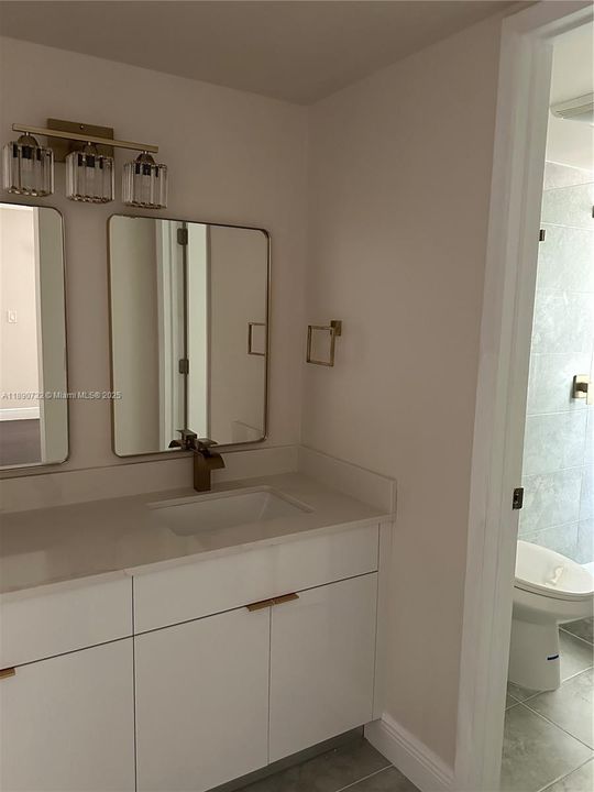 合同活跃: $2,600 (3 贝兹, 2 浴室, 1240 平方英尺)