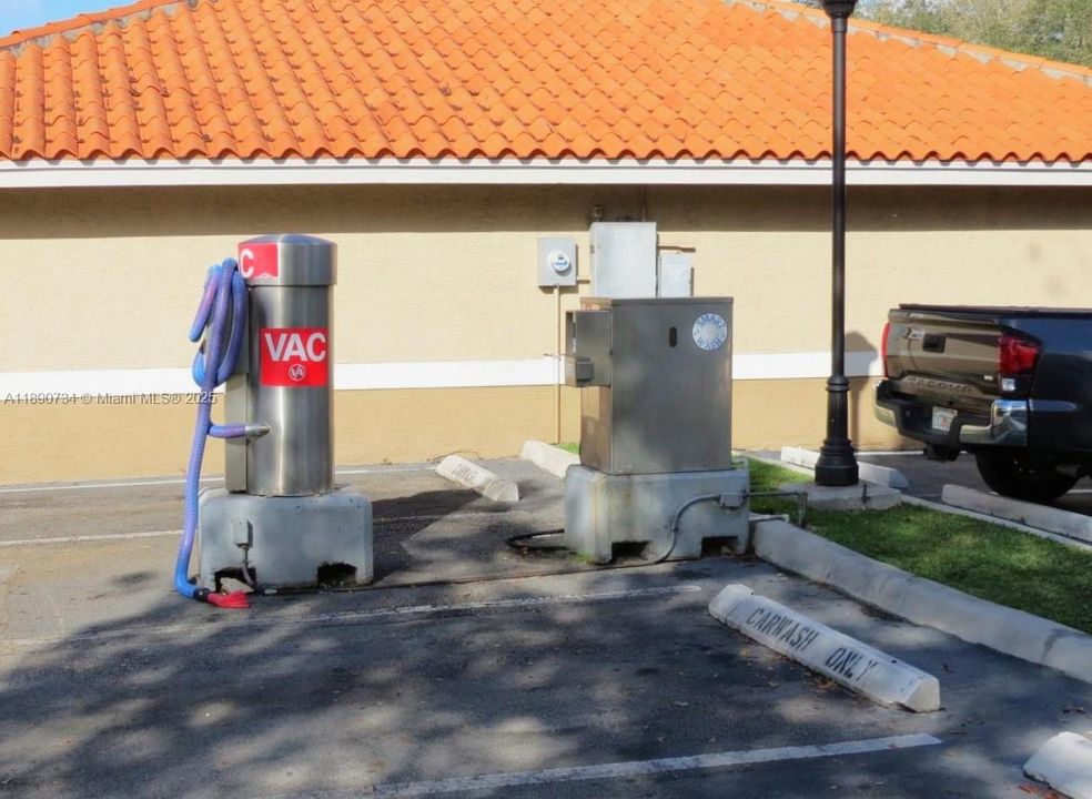 Recently Rented: $1,900 (1 beds, 1 baths, 690 Square Feet)