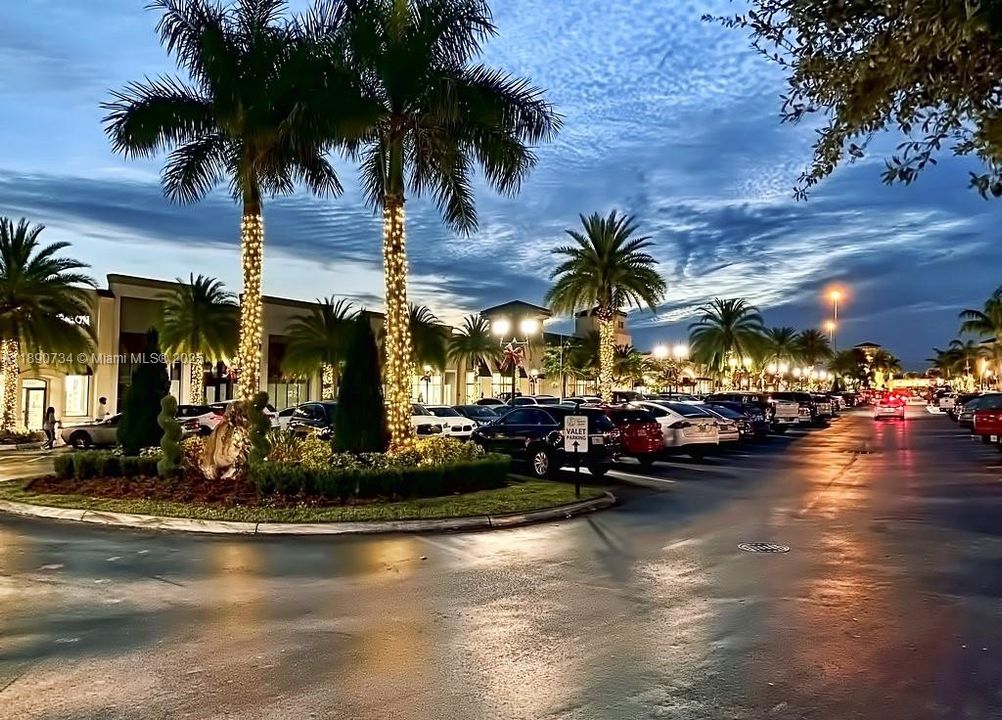 Recently Rented: $1,900 (1 beds, 1 baths, 690 Square Feet)