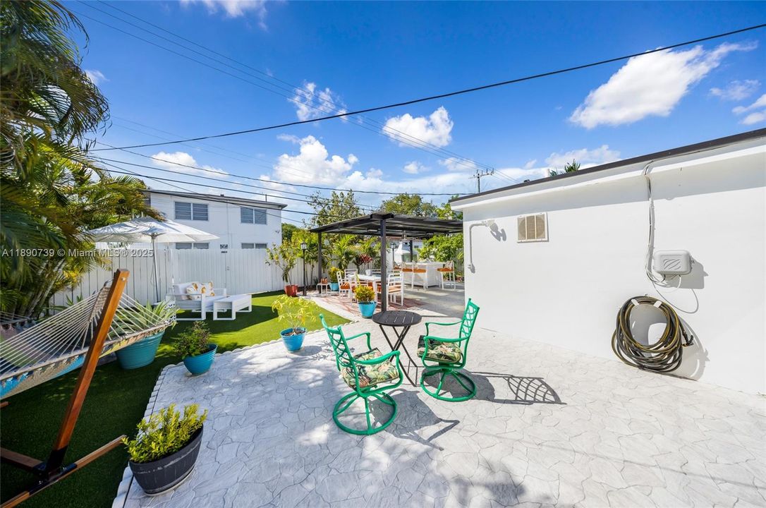 For Sale: $649,000 (3 beds, 2 baths, 1416 Square Feet)
