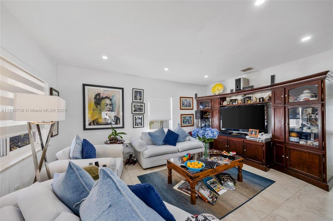 For Sale: $649,000 (3 beds, 2 baths, 1416 Square Feet)