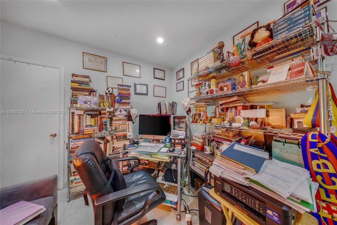 For Sale: $649,000 (3 beds, 2 baths, 1416 Square Feet)