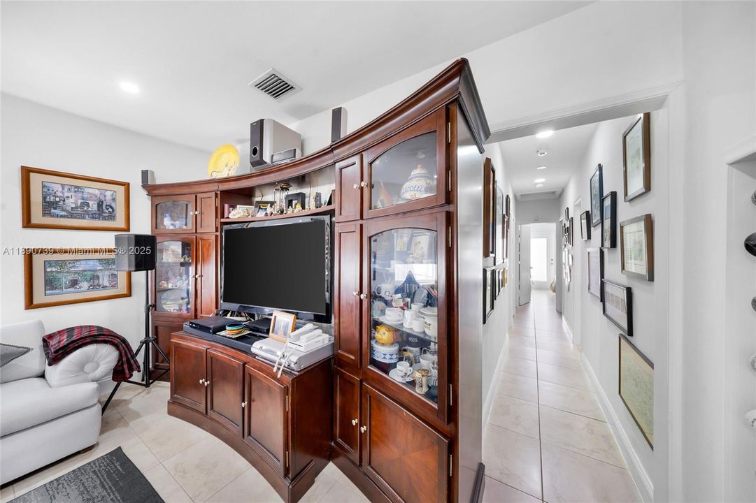 For Sale: $649,000 (3 beds, 2 baths, 1416 Square Feet)