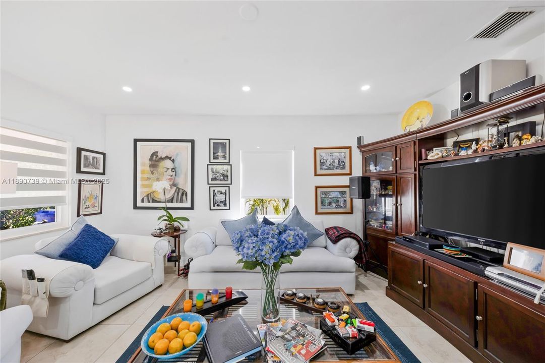 For Sale: $649,000 (3 beds, 2 baths, 1416 Square Feet)