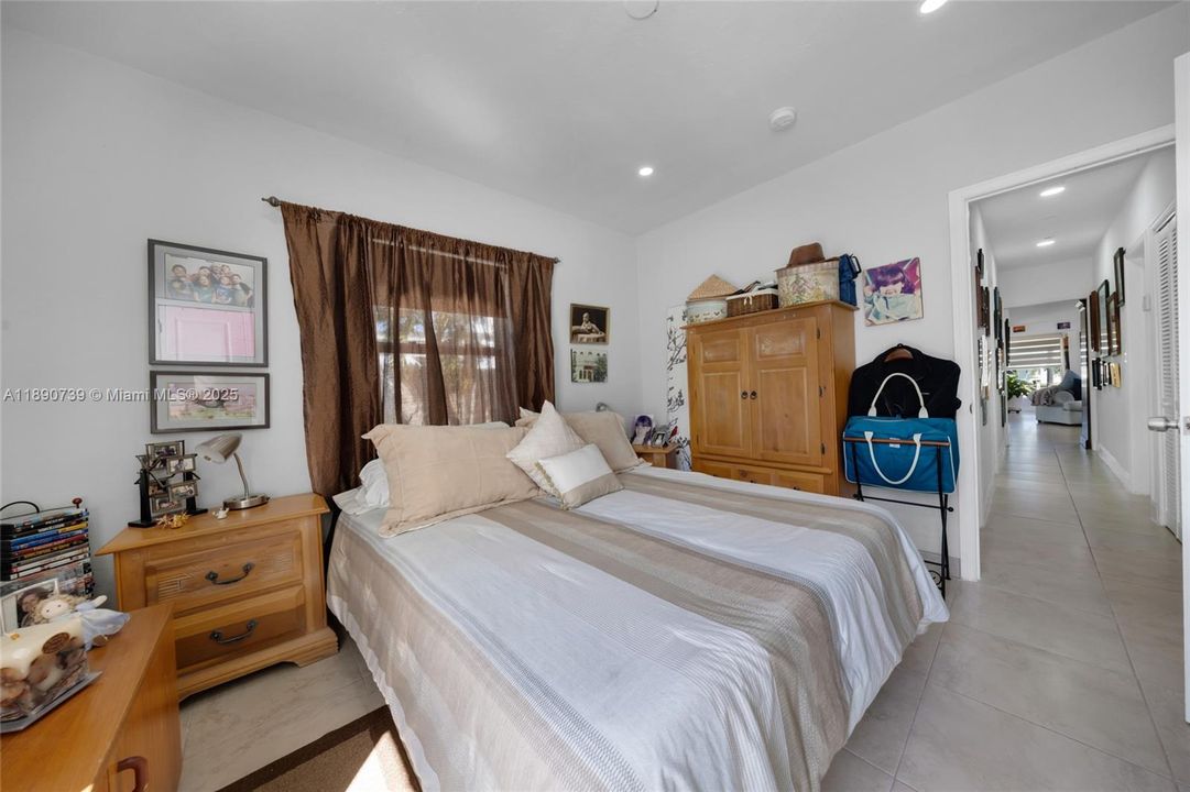 For Sale: $649,000 (3 beds, 2 baths, 1416 Square Feet)