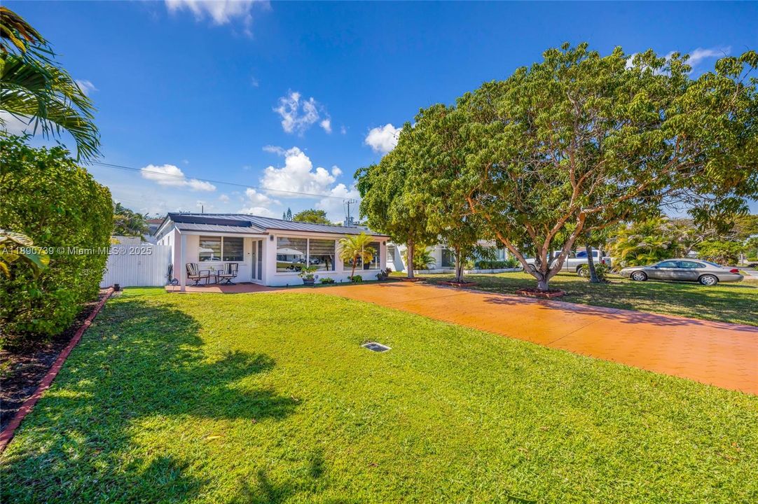 For Sale: $649,000 (3 beds, 2 baths, 1416 Square Feet)