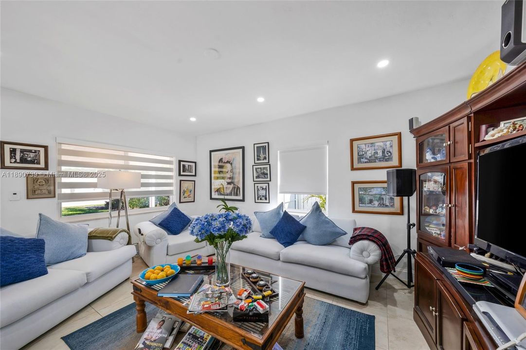 For Sale: $649,000 (3 beds, 2 baths, 1416 Square Feet)