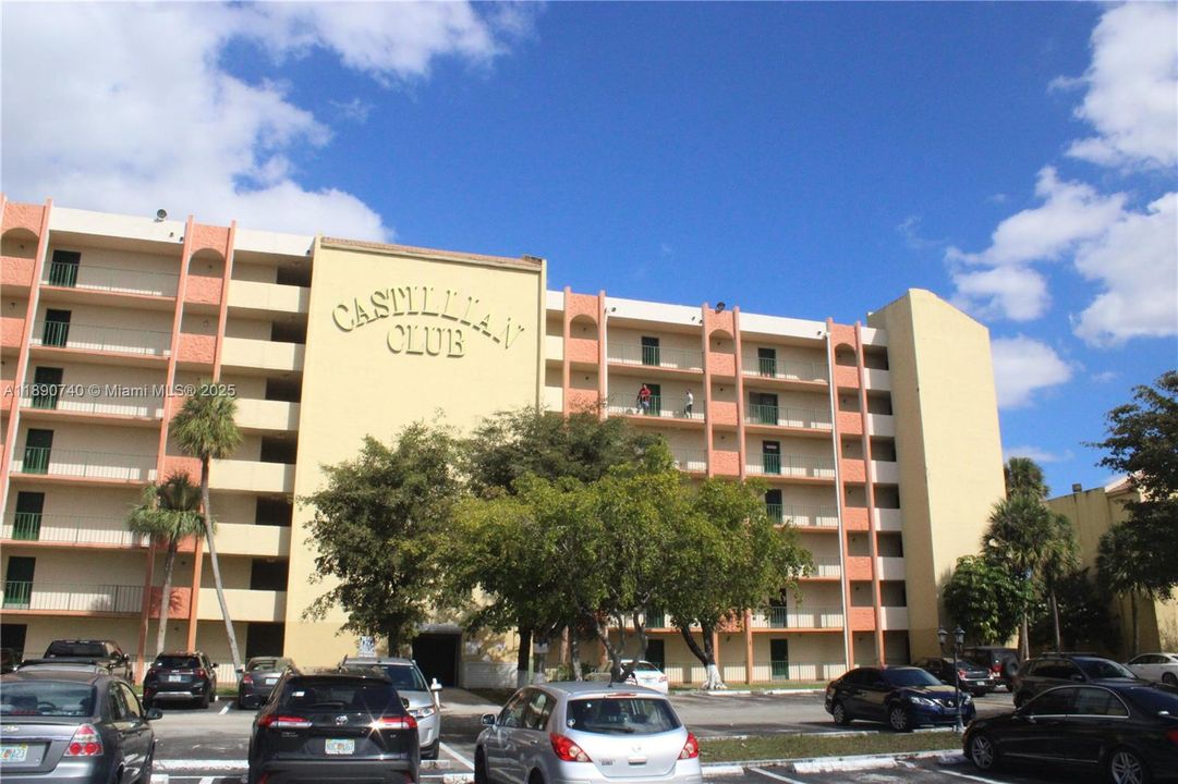 Recently Rented: $1,790 (1 beds, 1 baths, 667 Square Feet)